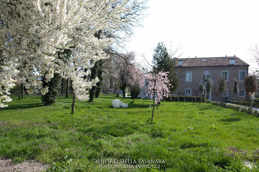 Gasthaus Horti Della Fasanara Ferrara Exterior foto