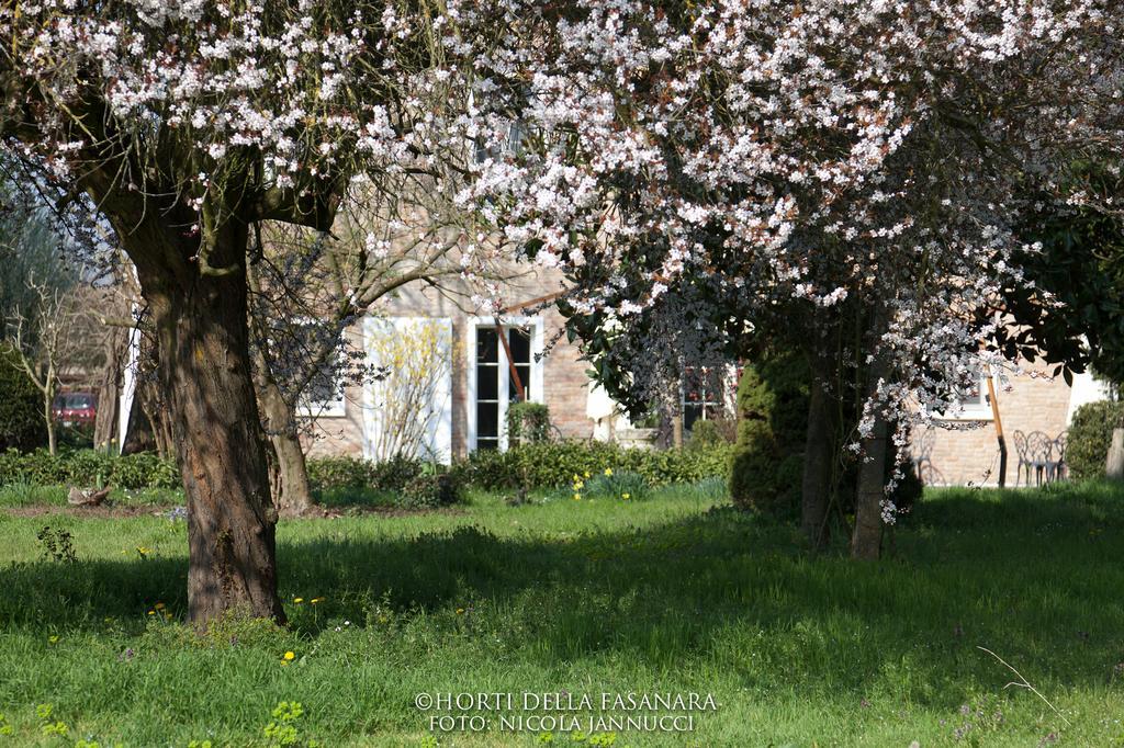 Gasthaus Horti Della Fasanara Ferrara Exterior foto